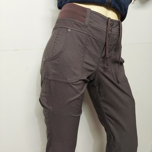 Athleta Pants - Athleta adjustable cargo pants
